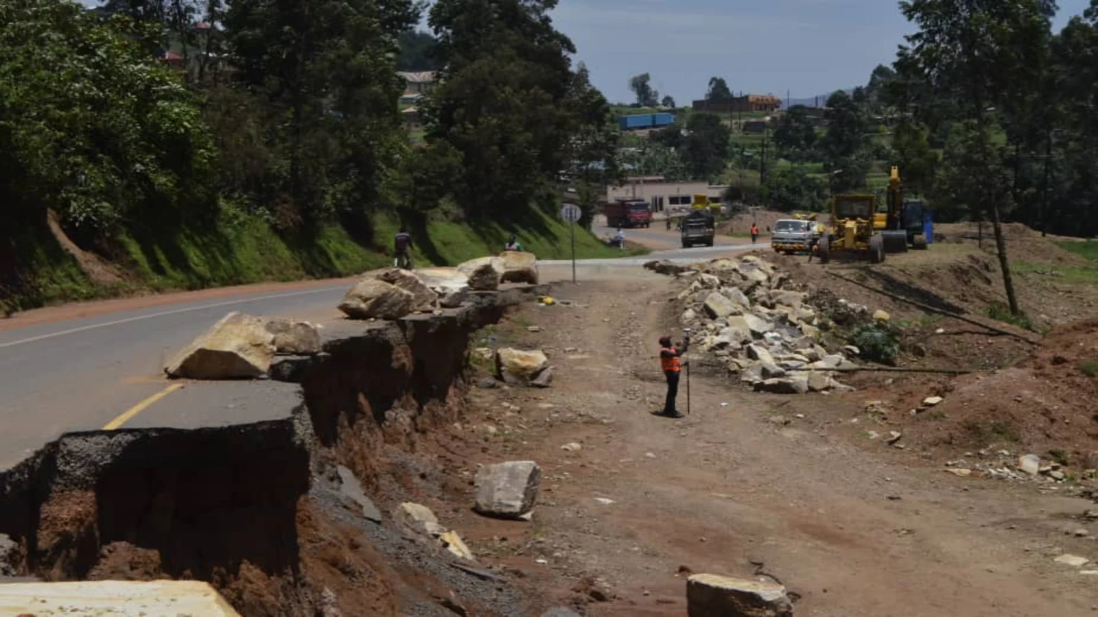 Kabale – Kisoro collapsed road in Hamurwa Town Council, Rubanda District